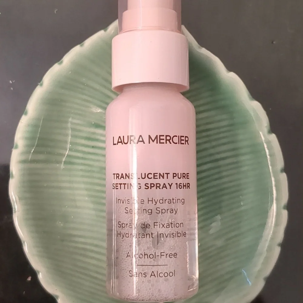 Translucent Pure Setting Spray
